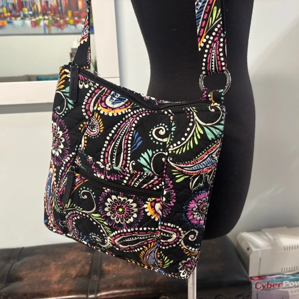 ❤️Vera Bradley Bandana Swirl Hipstet - Picture 2 of 7